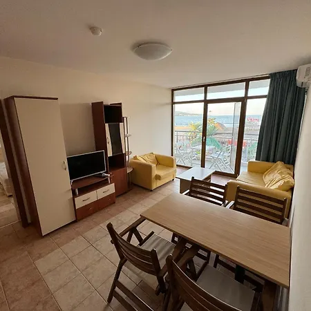 Spacious Beachfront - Kaya Daire Sunny Beach