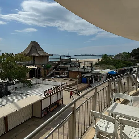 Lejlighed Spacious Beachfront - Kaya