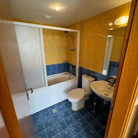 Spacious Beachfront - Kaya アパート サニービーチ