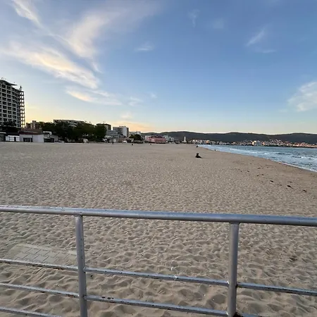 アパート Spacious Beachfront - Kaya