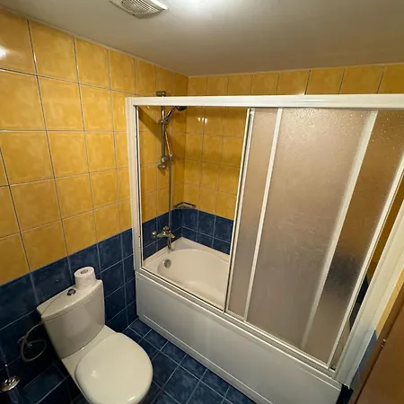 Spacious Beachfront - Kaya アパート サニービーチ