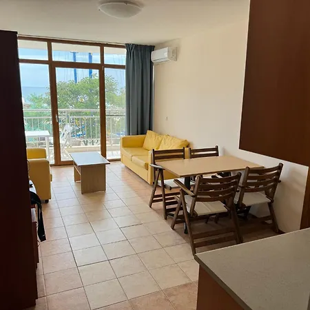 Spacious Beachfront - Kaya サニービーチ