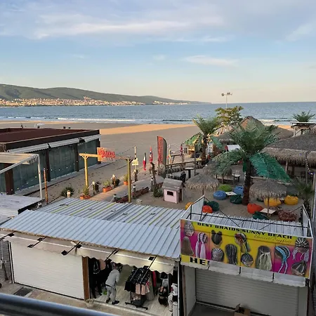 Spacious Beachfront - Kaya Apartment Slantschew brjag